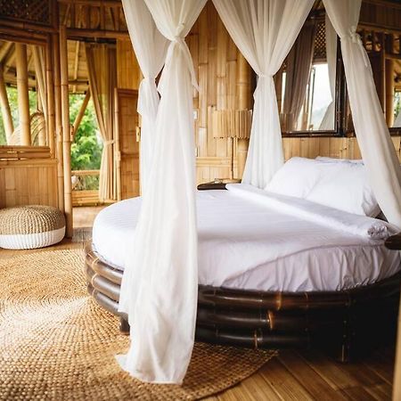 The Nude House Villa Selat Buitenkant foto