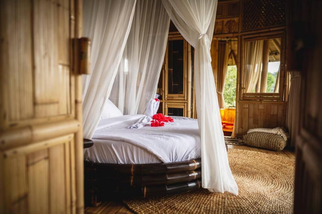 The Nude House Villa Selat Buitenkant foto