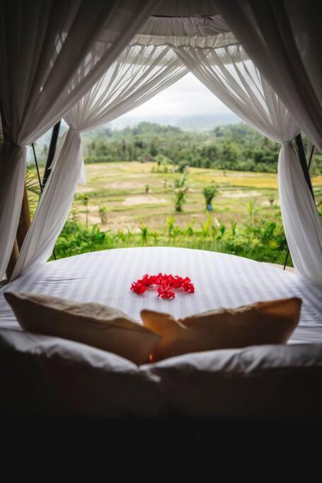 The Nude House Villa Selat Buitenkant foto